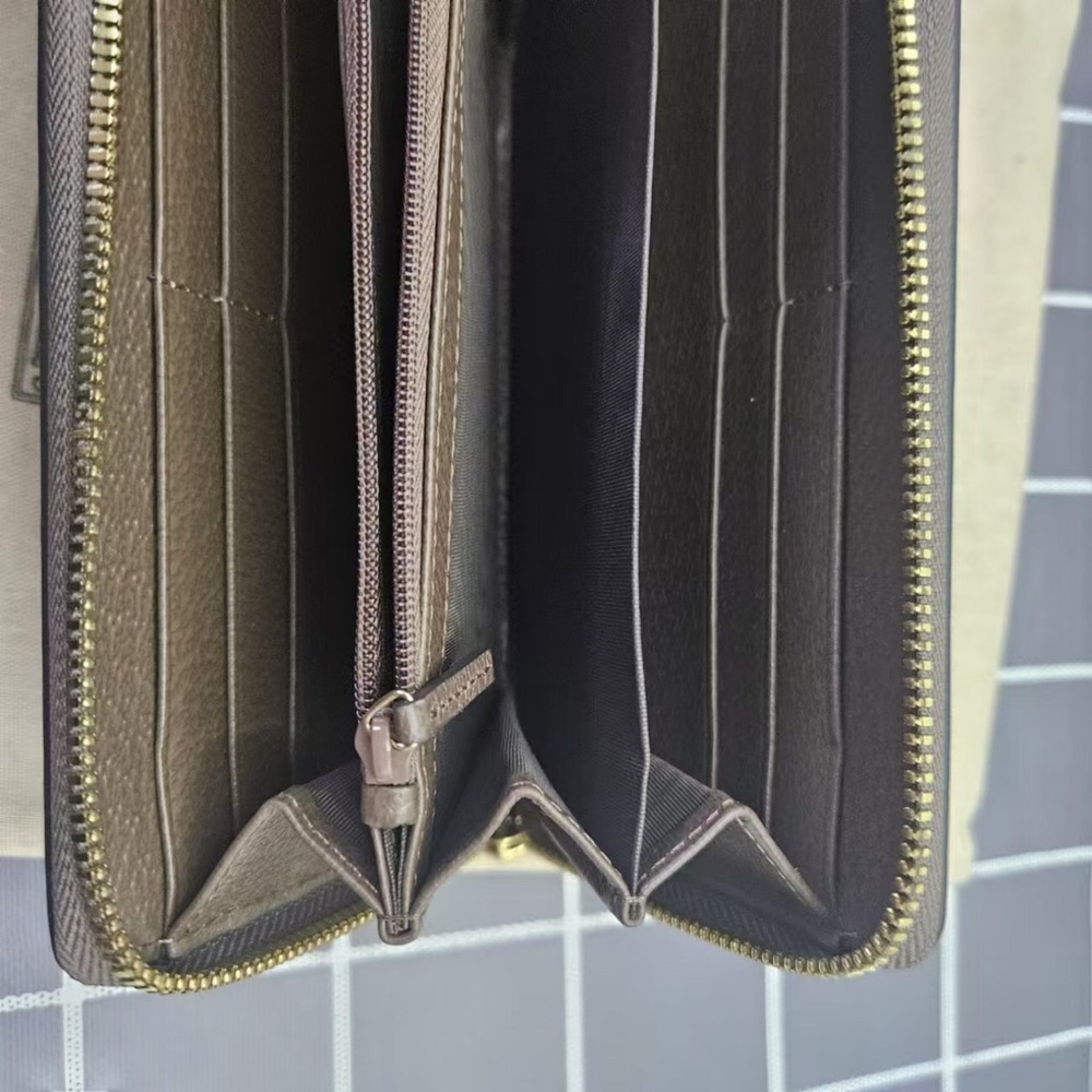 Gucci Ophidia GG Supreme Zip-Around Wallet with Classic Web Stripe - Picture 5 of 6